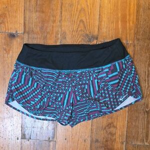 Nike Vibrant Geometric Athletic Shorts for Women Sz Medium